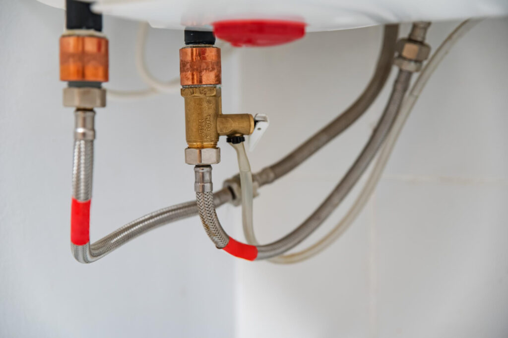 Zatkane rury, niskie ciśnienie, cofka: kiedy problem leży w instalacji wod-kan